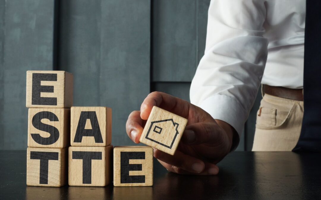 Top Reasons to Hire an Estate Lawyer Near You